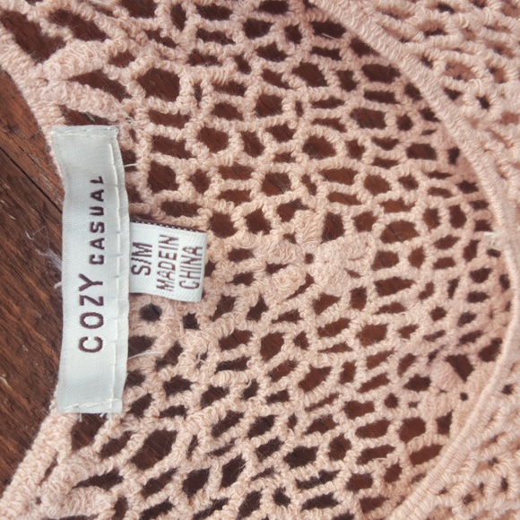 Cozy Casual Crochet top with Flowers - Picture 2 of 5